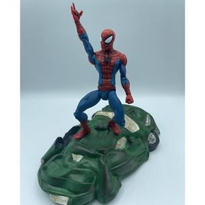 Spider-Man Marvel Comics Diamond Select Action Figure With Car Peter Parker